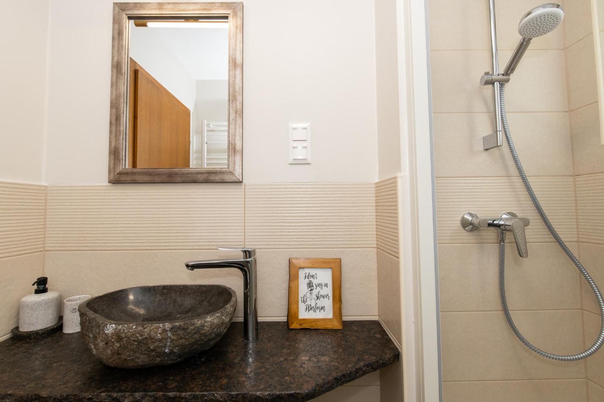 Old Boatman'S House Apartment Bled Room photo